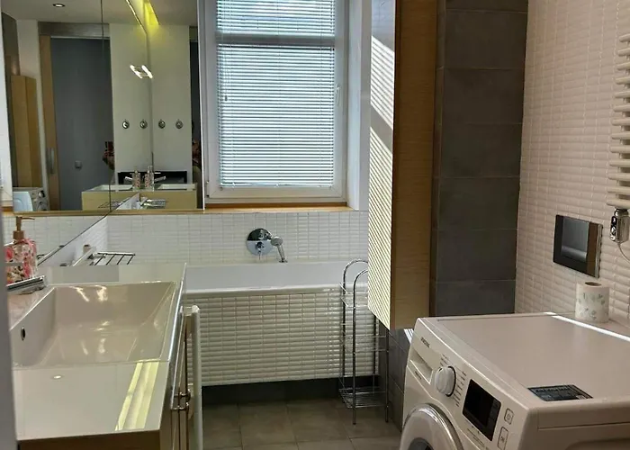 Penthouse Na Wylacznosc - Taras Z Jacuzzi - Stadion Narodowy - Saska Kepa Do 8 Osob Апартаменты *